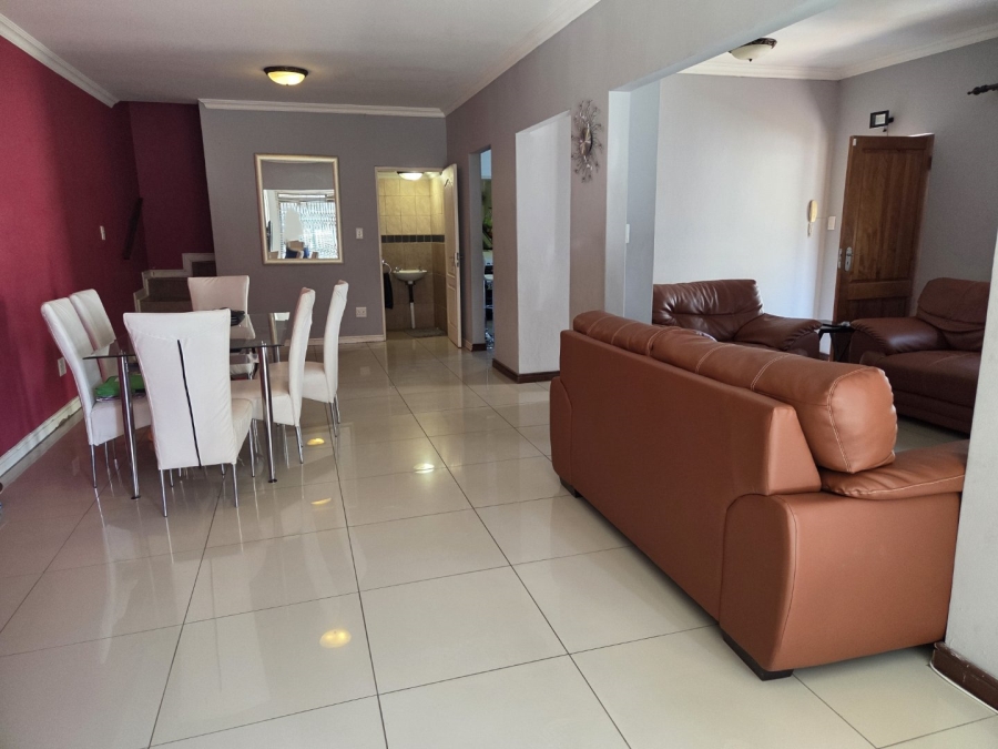 4 Bedroom Property for Sale in Langenhovenpark Free State